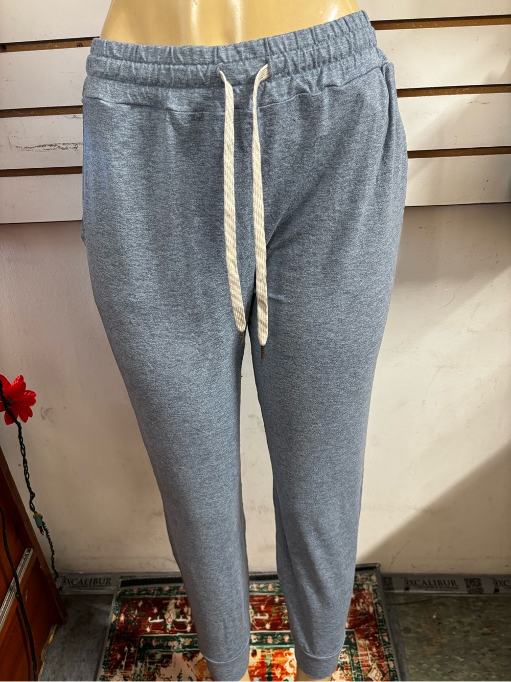 Vuori Heather Gray Women's Drawstring Joggers